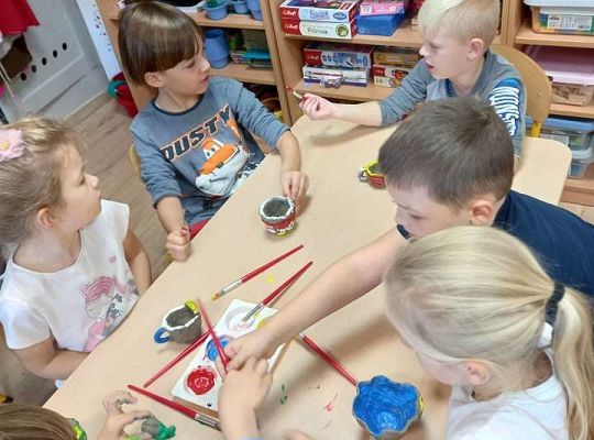 Gr. IV Malujemy gliniane wazony