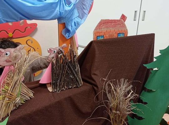 GR. I i II Teatrzyk "Trzy świnki"