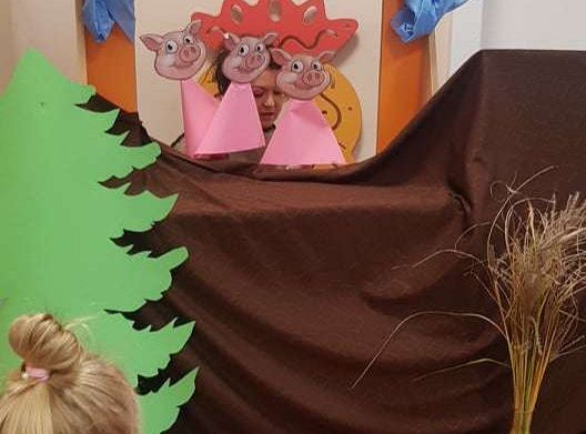 GR. I i II Teatrzyk "Trzy świnki"