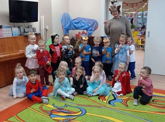 GR. I i II Teatrzyk "Trzy świnki"