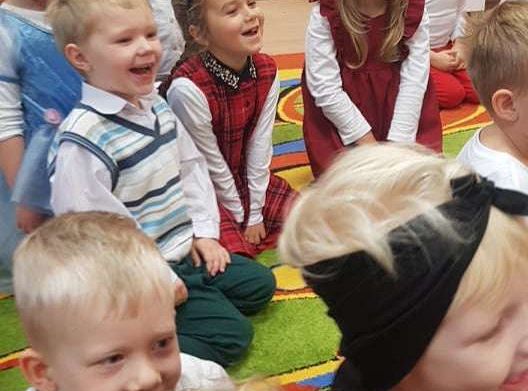 GR. I i II Teatrzyk "Trzy świnki"