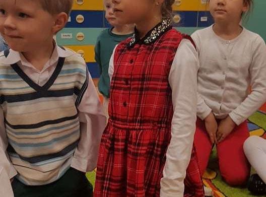 GR. I i II Teatrzyk "Trzy świnki"