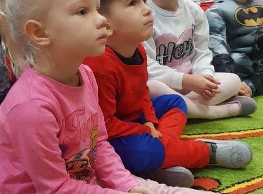 GR. I i II Teatrzyk "Trzy świnki"