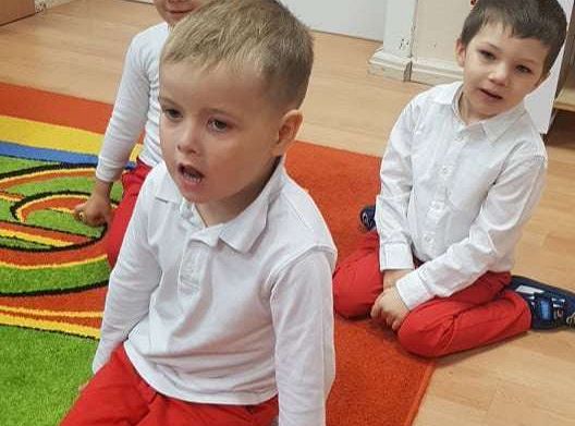 GR. I i II Teatrzyk "Trzy świnki"