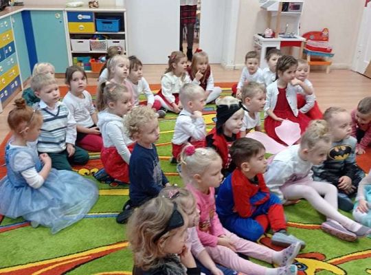 GR. I i II Teatrzyk "Trzy świnki"