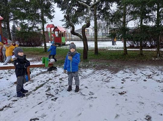 Gr. IV - Zabawy na śniegu