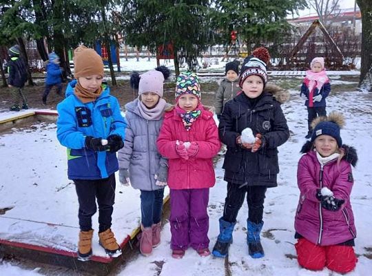 Gr. IV - Zabawy na śniegu