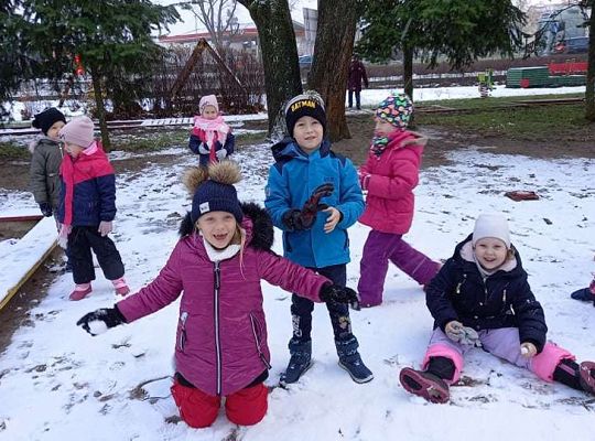 Gr. IV - Zabawy na śniegu