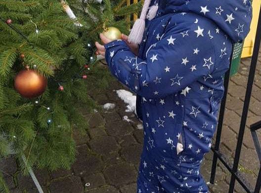 Strojenie przedszkolnej choinki
