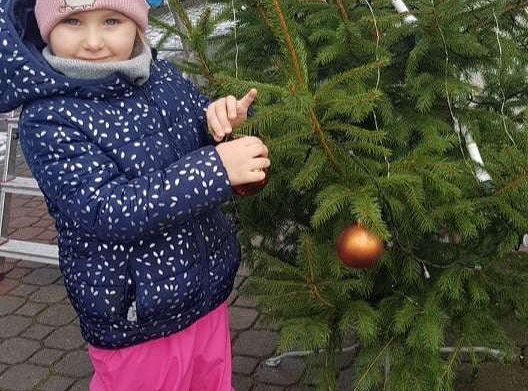 Strojenie przedszkolnej choinki