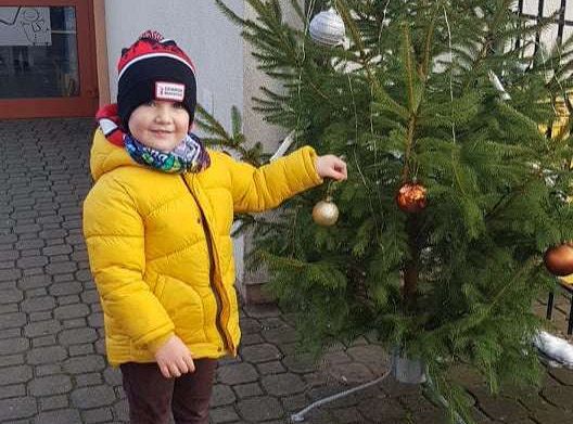 Strojenie przedszkolnej choinki