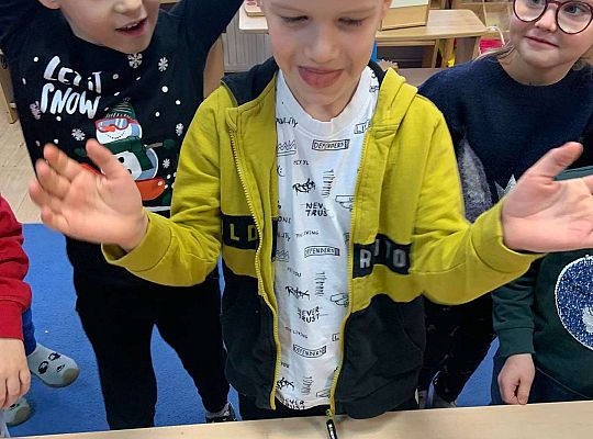 Gr IV Projekt ogólnopolski „ Zdrowo jem-więcej wiem”.