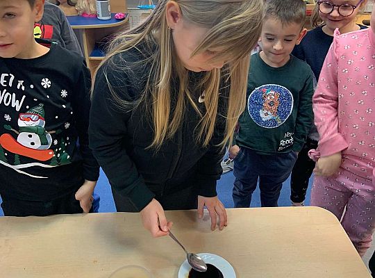 Gr IV Projekt ogólnopolski „ Zdrowo jem-więcej wiem”.