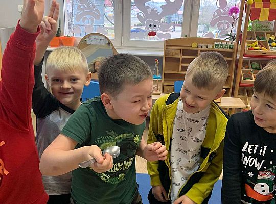 Gr IV Projekt ogólnopolski „ Zdrowo jem-więcej wiem”.