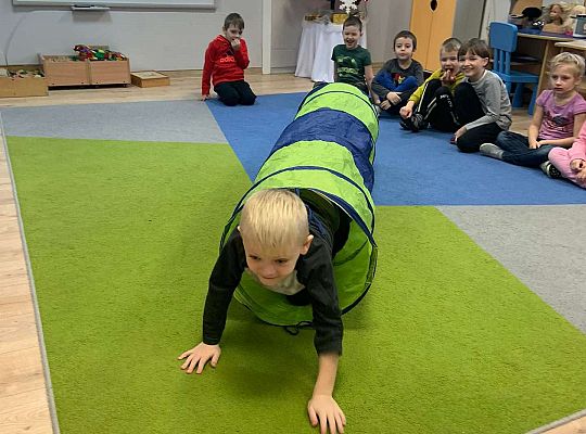 Gr IV Projekt ogólnopolski „ Zdrowo jem-więcej wiem”.