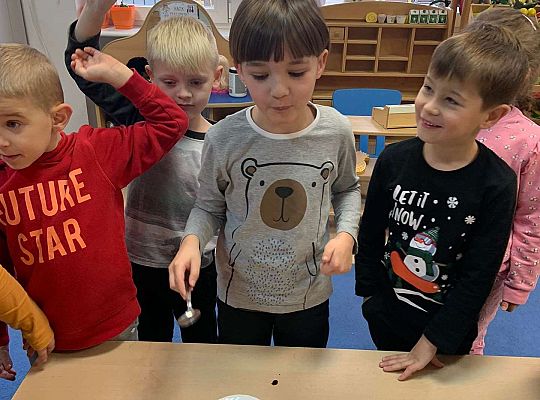 Gr IV Projekt ogólnopolski „ Zdrowo jem-więcej wiem”.