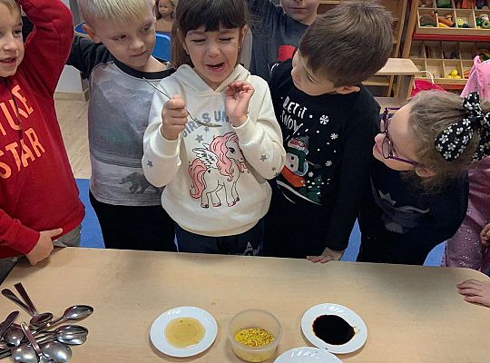 Gr IV Projekt ogólnopolski „ Zdrowo jem-więcej wiem”.