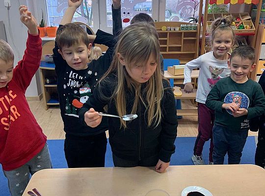 Gr IV Projekt ogólnopolski „ Zdrowo jem-więcej wiem”.