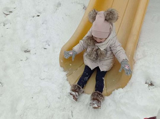 Gr. I Zabawy na śniegu