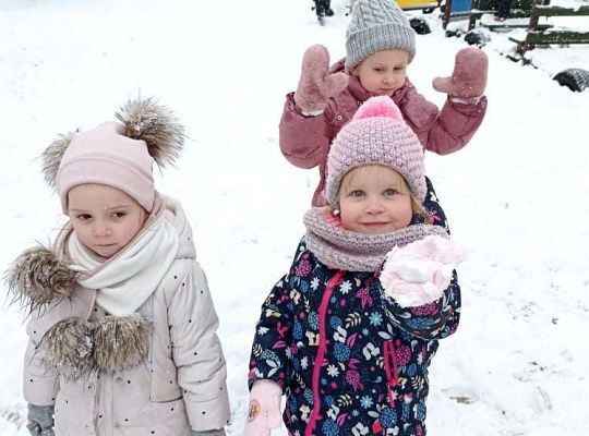 Gr. I Zabawy na śniegu