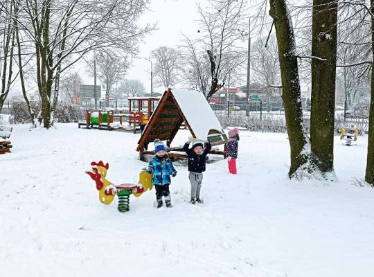 Gr. I Zabawy na śniegu