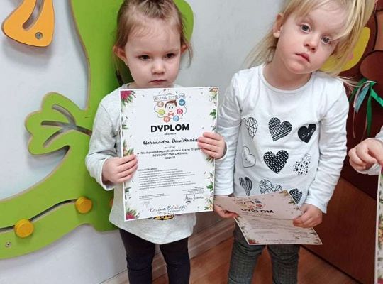 Sensoryczna choinka - wręczenie dyplomów