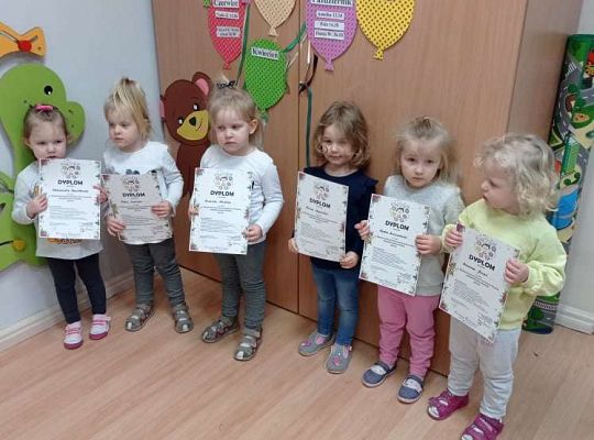 Sensoryczna choinka - wręczenie dyplomów