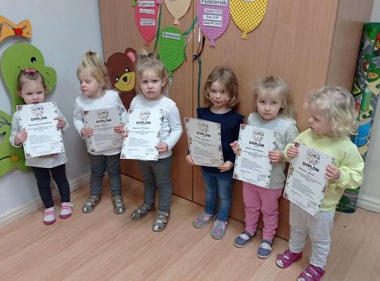 Sensoryczna choinka - wręczenie dyplomów