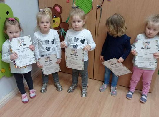 Sensoryczna choinka - wręczenie dyplomów