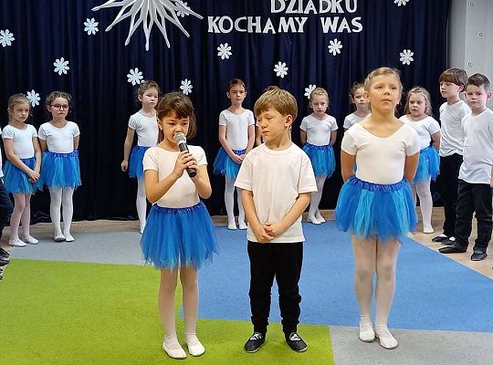 Gr. IV - Występ z okazji Dnia Babci i Dziadka