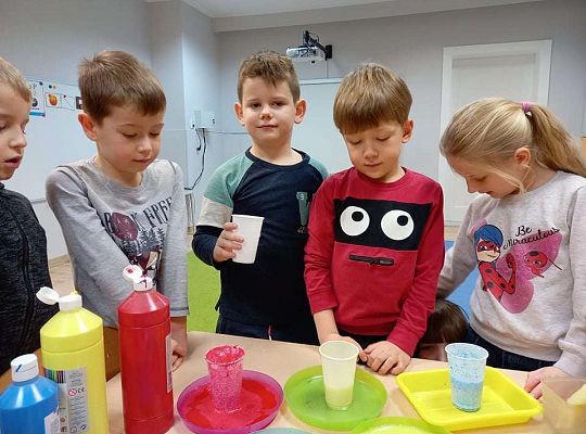 Gr. IV - Eksperymenty z wodą