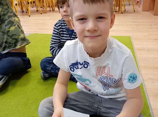 Gr. IV - Zajęcia z programu Przyjaciele Zippiego- "Kwiat przyjaźni- rozwiązywanie konfliktów z przyjaciółmi"