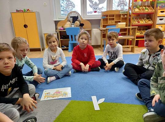 Gr. IV - Zajęcia z programu Przyjaciele Zippiego- "Kwiat przyjaźni- rozwiązywanie konfliktów z przyjaciółmi"