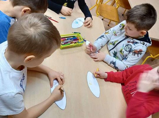 Gr. IV - Zajęcia z programu Przyjaciele Zippiego- "Kwiat przyjaźni- rozwiązywanie konfliktów z przyjaciółmi"