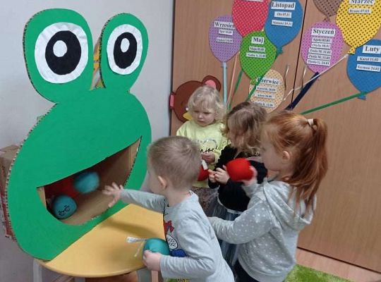 Gr. I Tak ćwiczą żabki