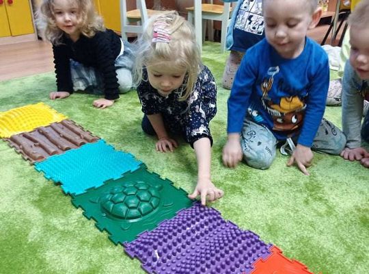 Gr. I Tak ćwiczą żabki