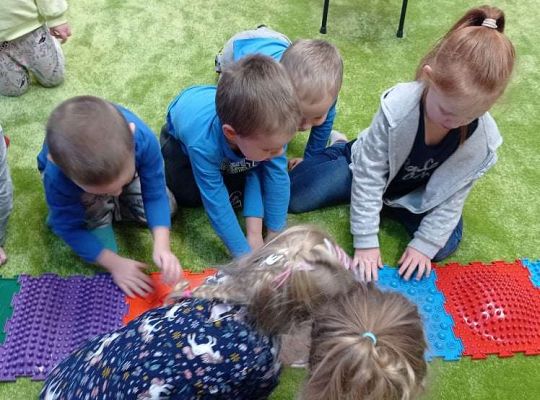 Gr. I Tak ćwiczą żabki