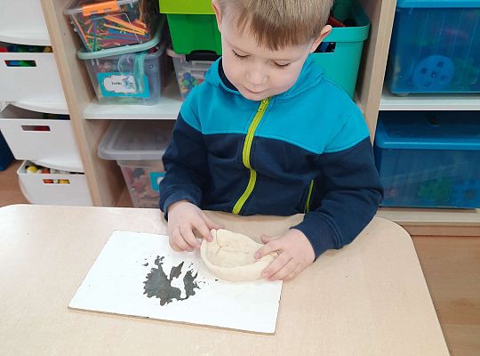 Gr. III Masa solna- smakujemy i lepimy