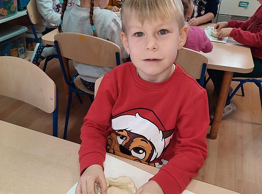 Gr. III Masa solna- smakujemy i lepimy