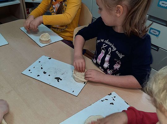 Gr. III Masa solna- smakujemy i lepimy