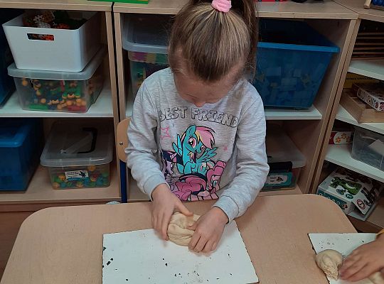 Gr. III Masa solna- smakujemy i lepimy