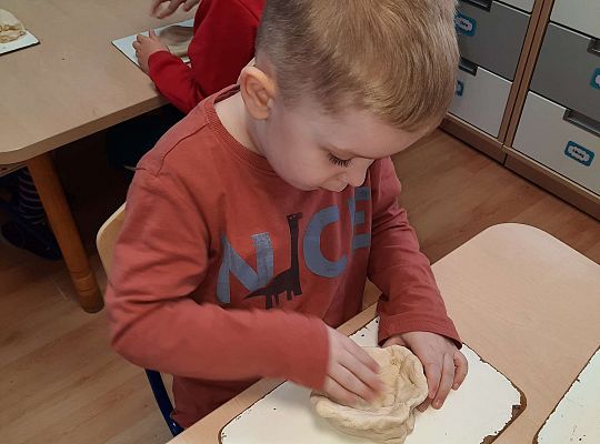 Gr. III Masa solna- smakujemy i lepimy