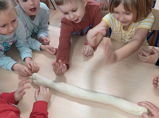 Gr. III Masa solna- smakujemy i lepimy