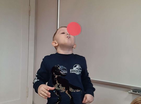 Gr.III "Wdech i wydech"- ćwiczenia oddechowe