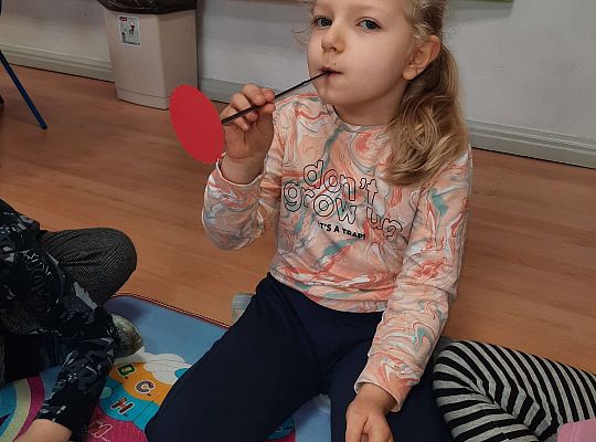 Gr.III "Wdech i wydech"- ćwiczenia oddechowe