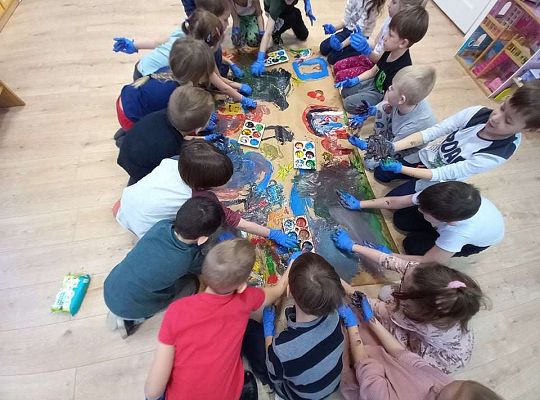 Gr. IV - Malowanie  do muzyki dziesięcioma palcami