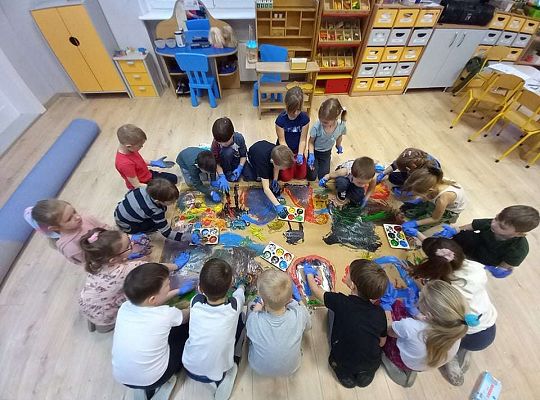 Gr. IV - Malowanie  do muzyki dziesięcioma palcami