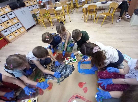 Gr. IV - Malowanie  do muzyki dziesięcioma palcami