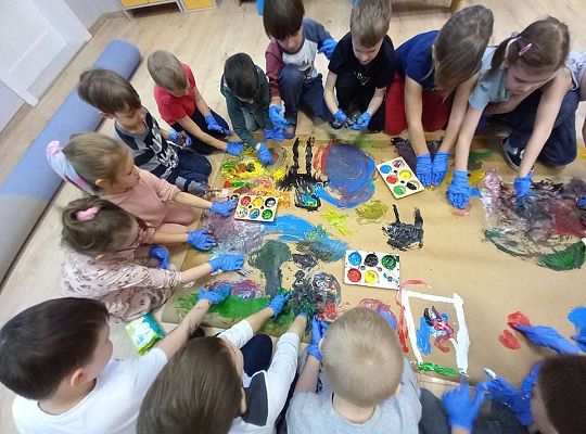 Gr. IV - Malowanie  do muzyki dziesięcioma palcami