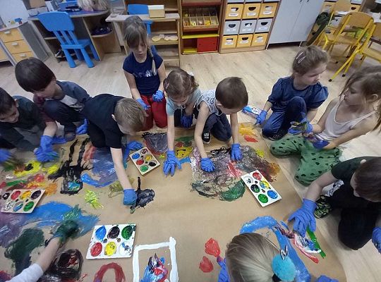 Gr. IV - Malowanie  do muzyki dziesięcioma palcami